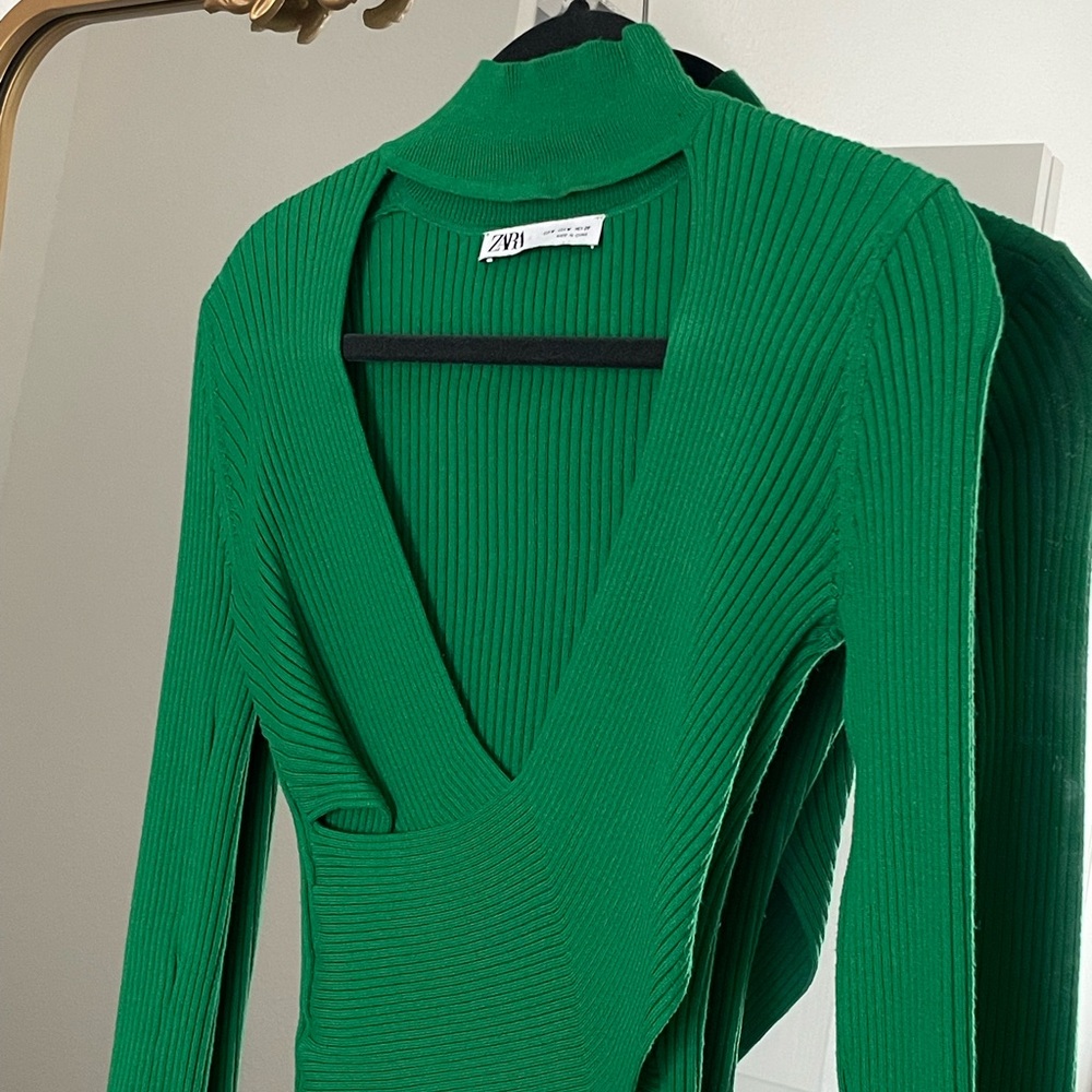 Zara Green Ribbed Knit Sweater 🌿